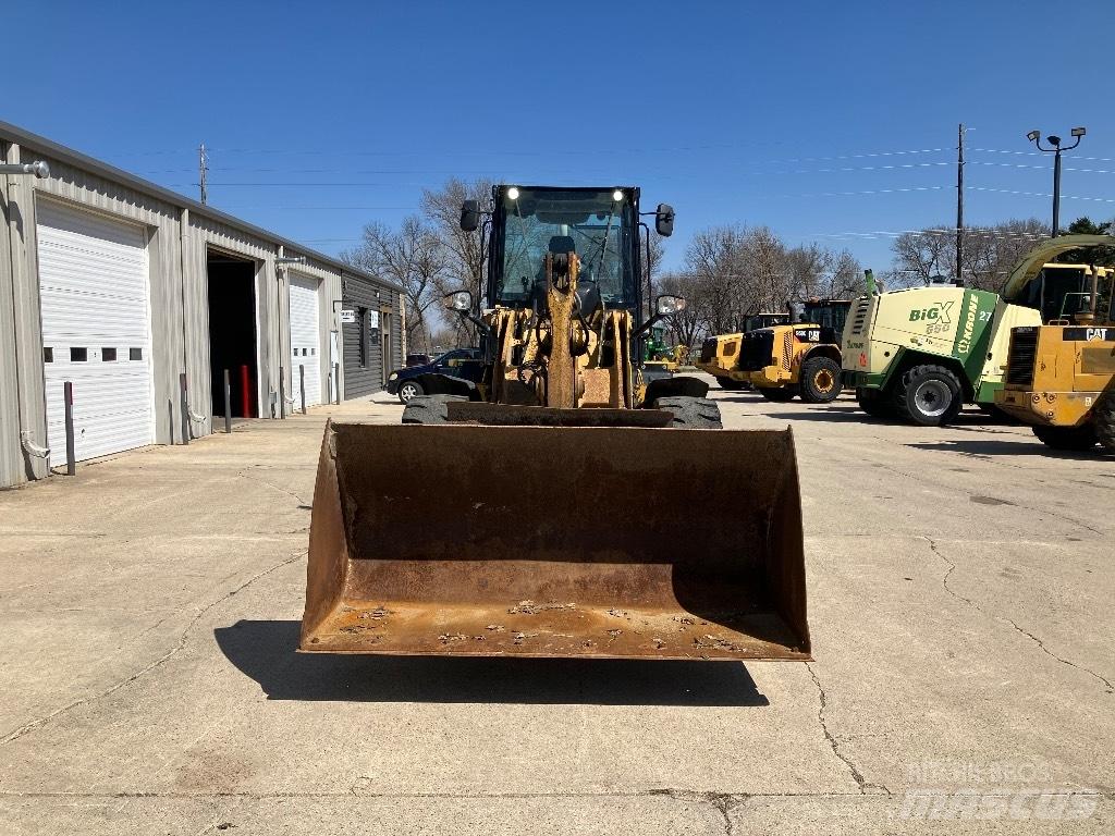 CAT 918 M Incarcator pe pneuri