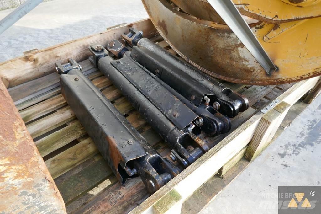CAT 525D Grapple Transport - Altele