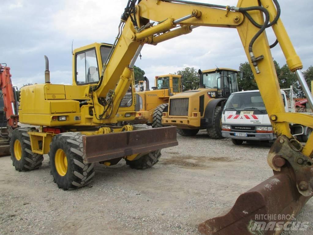 Komatsu PW 95 Excavatoare 7t - 12t