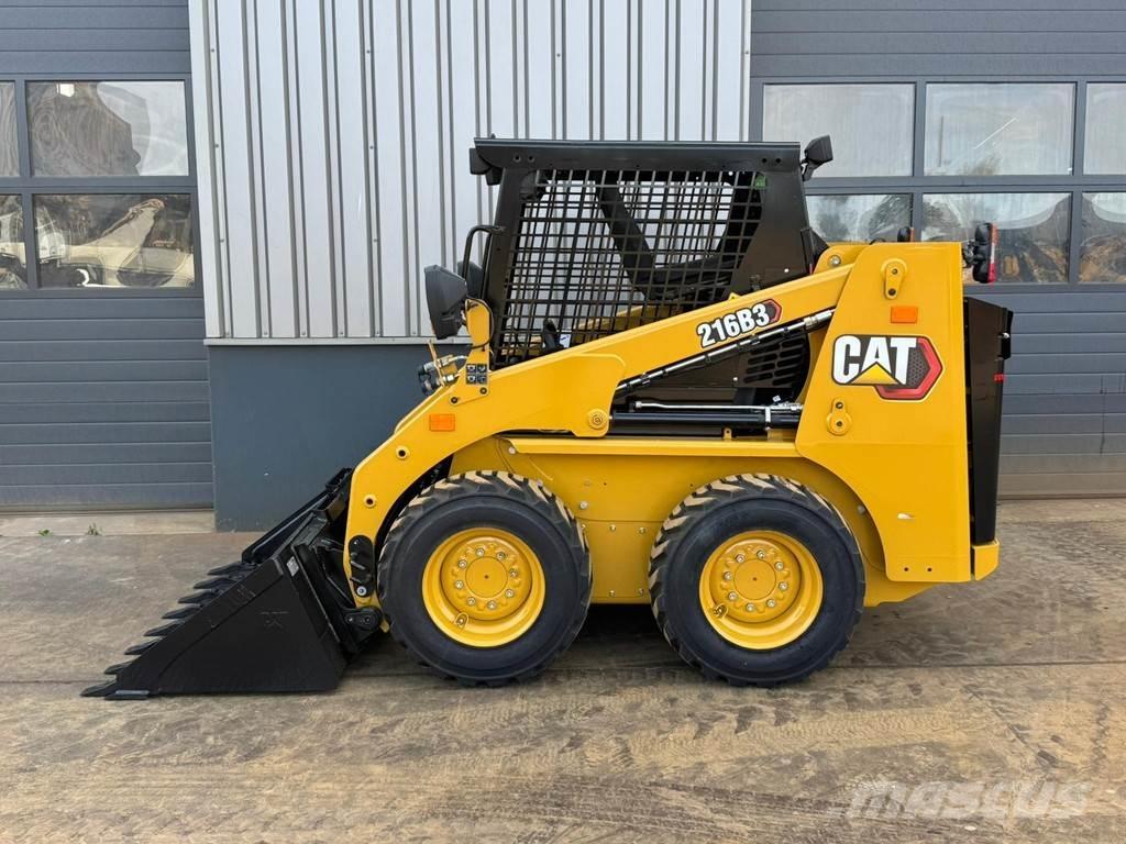 CAT 216B3 Incarcator pe pneuri