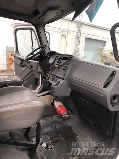 Freightliner m2 Autocamioane