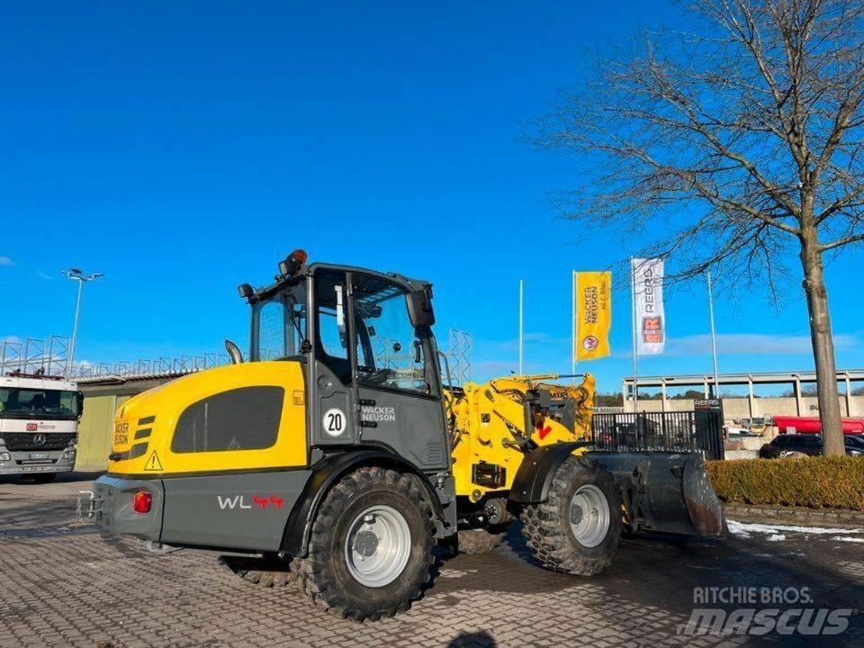 Wacker Neuson WL44 Incarcator pe pneuri