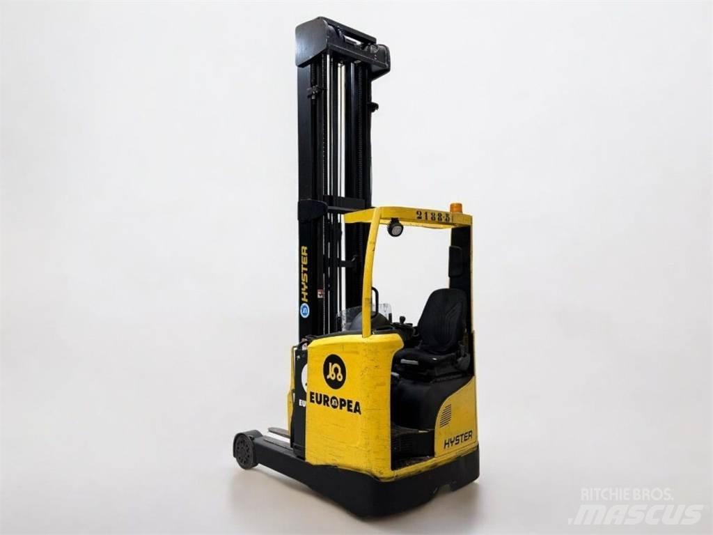 Hyster R1 6 Stivuitor cu catarg retractabil