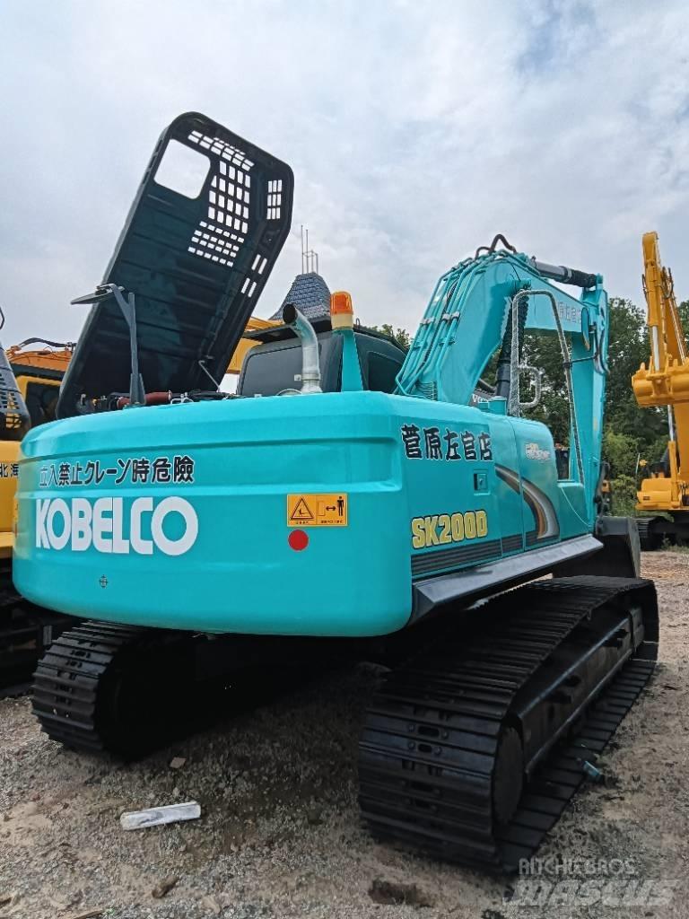 Kobelco SK 200D Excavatoare 7t - 12t