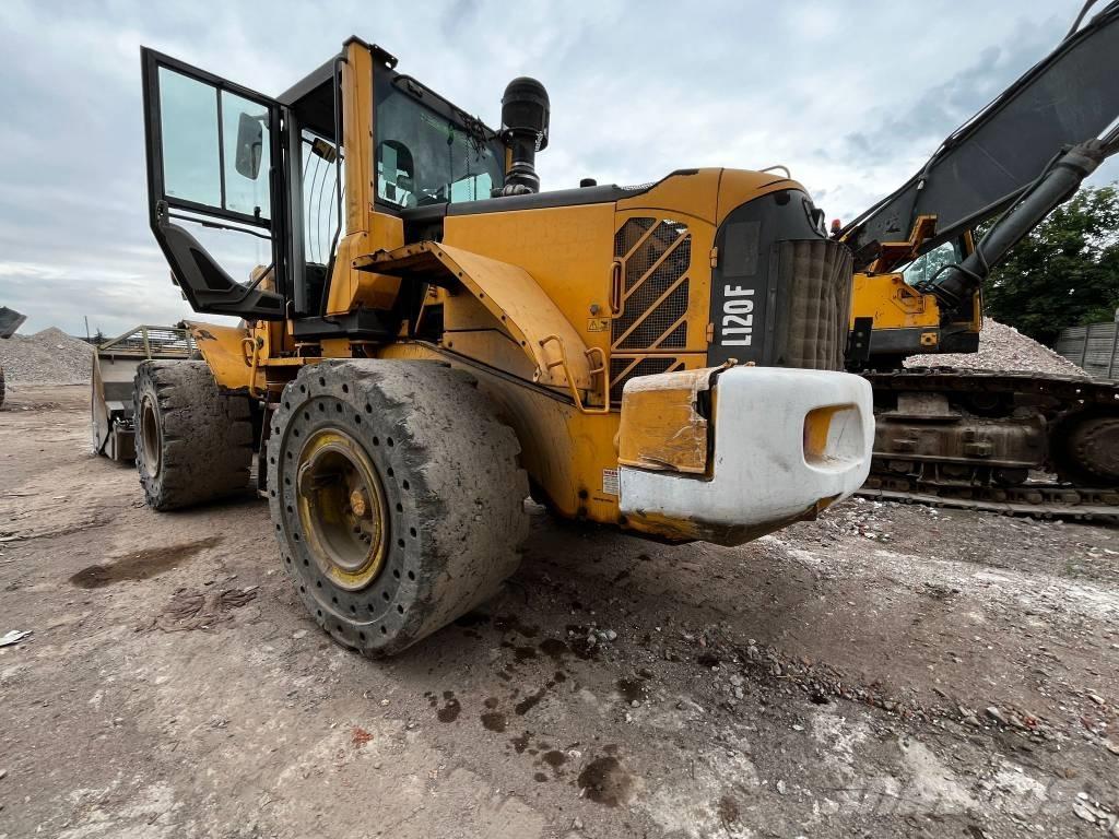Volvo L 120 F Incarcator pe pneuri