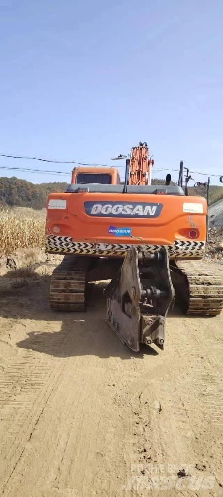 Doosan DX 225LC Excavatoare pe șenile

