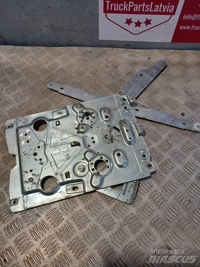 Volvo FH 12   20453660 Cabine si interior