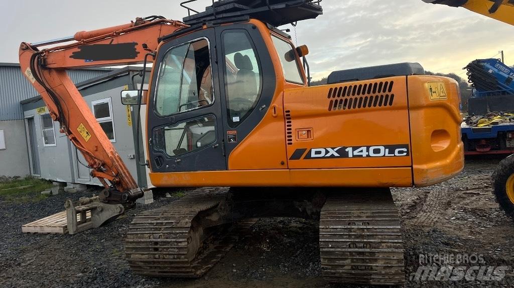 Doosan Dx140 Excavatoare cu roti