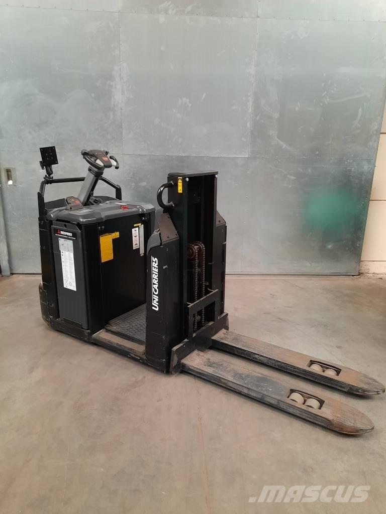 UniCarriers OEP120 Stivuitoare de micã inaltime pentu logistica