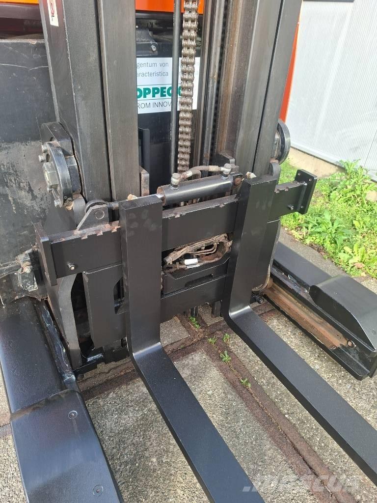 BT RR E 140 Stivuitor cu catarg retractabil