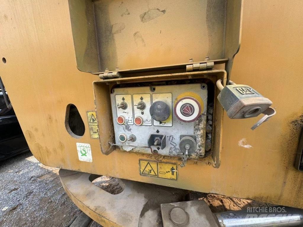 CAT PM 200 Utilaje asfalt cu freze reci
