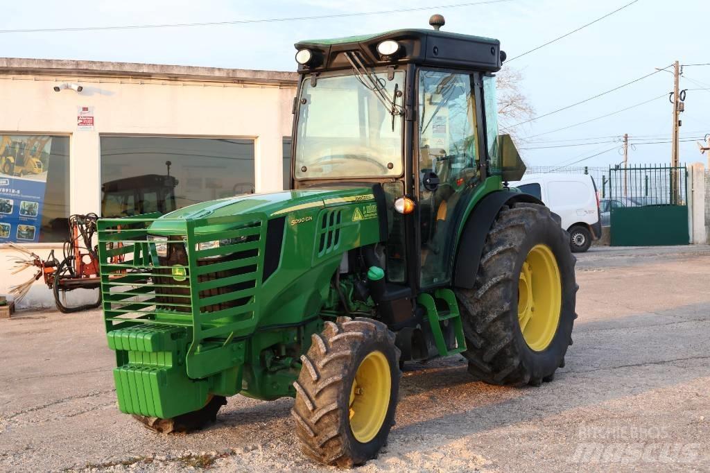 John Deere 5090 GN Tractoare