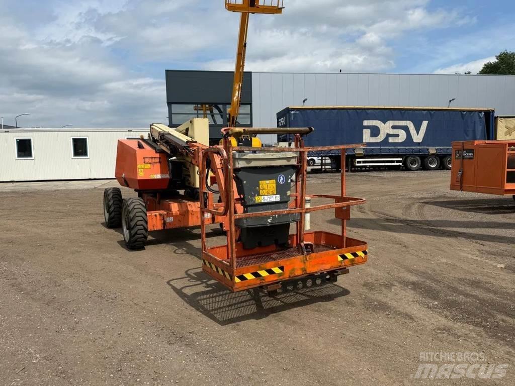 JLG 340 AJ Nacele cu brat articulat