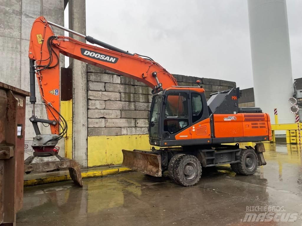 Doosan DX 210 W - 5 Excavatoare cu roti
