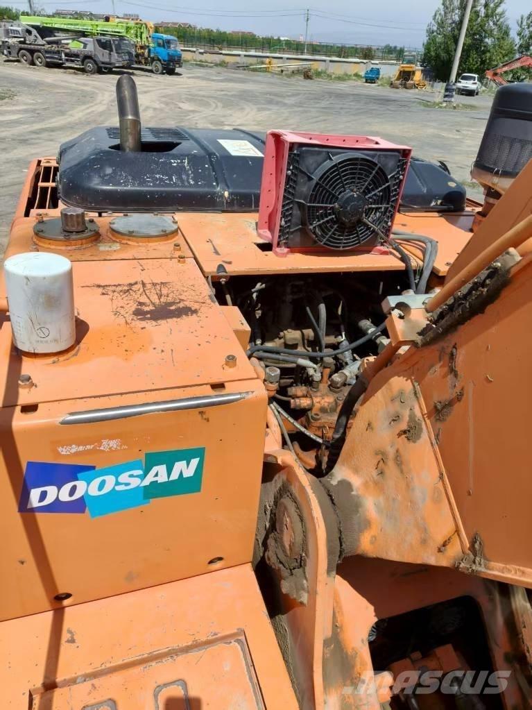 Doosan DH210W-7 Excavatoare cu roti