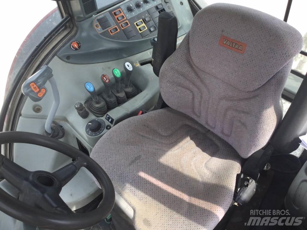 Valtra N123 Tractoare