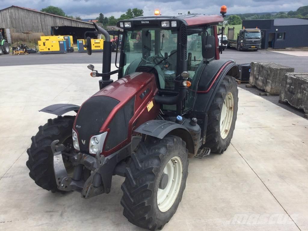 Valtra N123 Tractoare