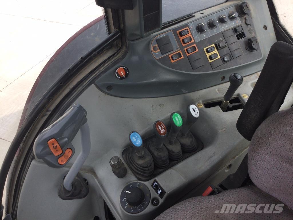 Valtra N123 Tractoare