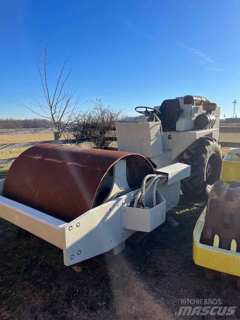 Tampo RS-16 Cilindri compactori dubli