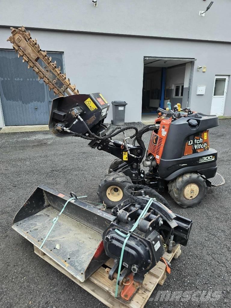 Ditch Witch R300 Excavatoare de santuri
