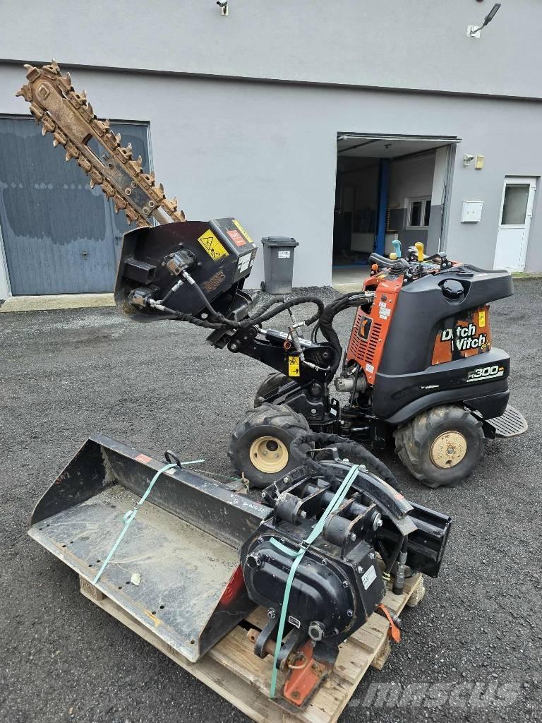 Ditch Witch R300 Excavatoare de santuri