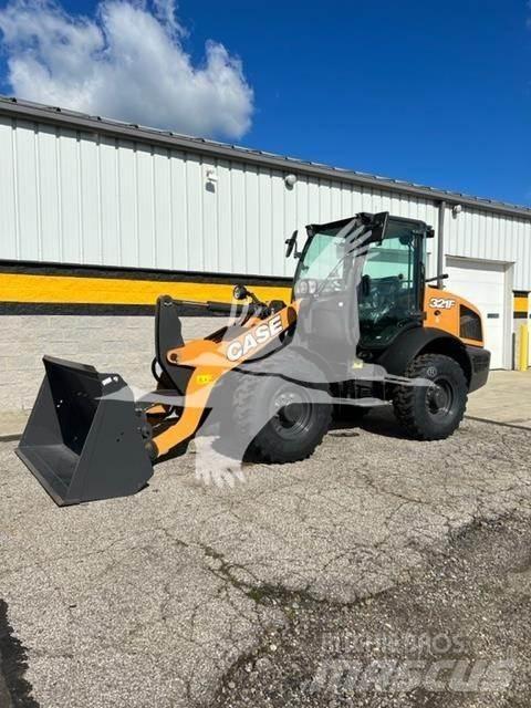 CASE 321F Incarcator pe pneuri