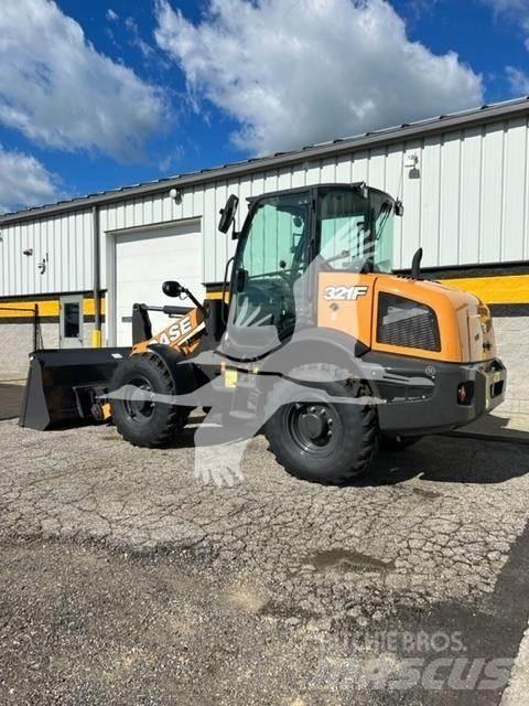 CASE 321F Incarcator pe pneuri