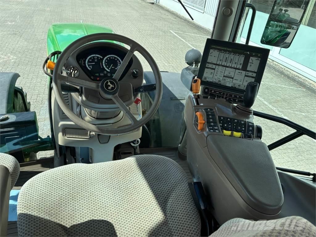 John Deere 6215 R Tractoare