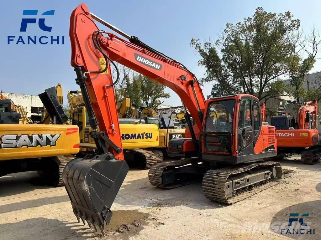 Doosan DX 140 LC Excavatoare pe șenile
