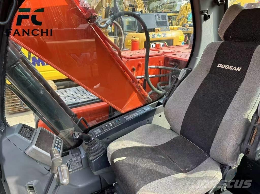 Doosan DX 140 LC Excavatoare pe șenile

