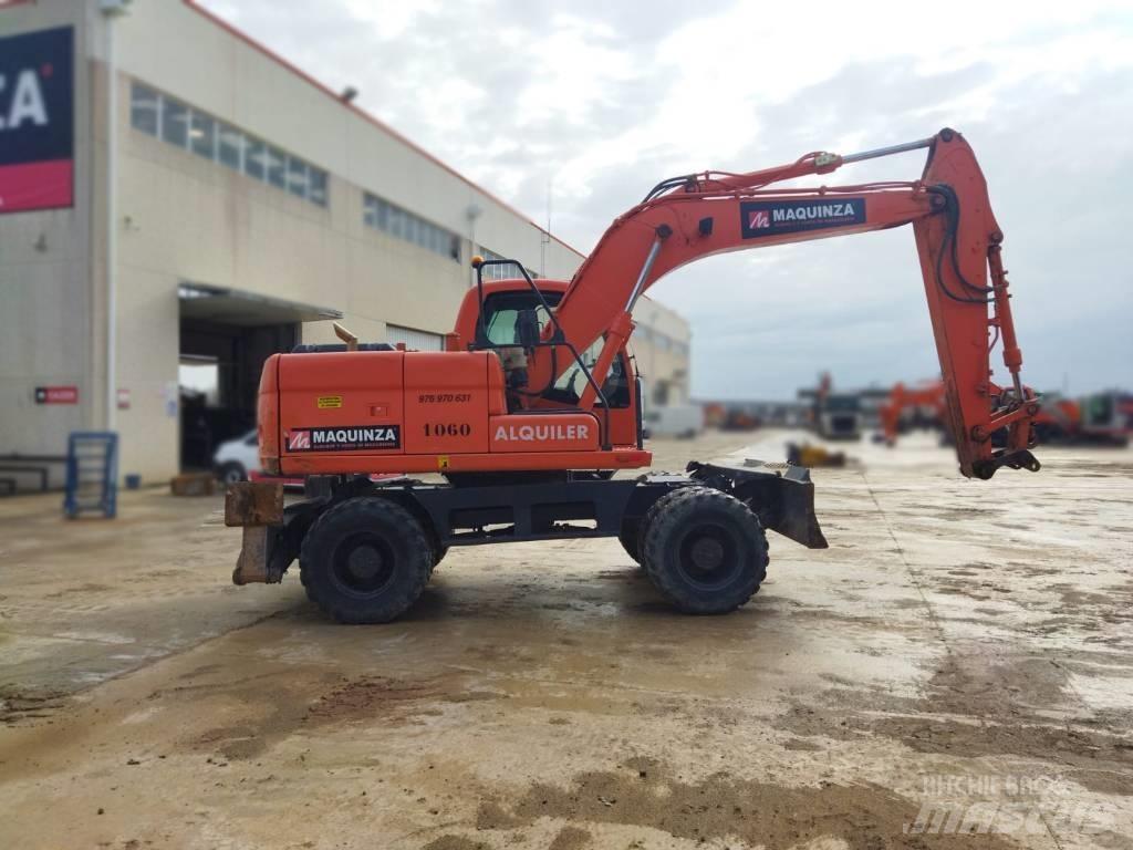 Doosan DX 140 W Excavatoare cu roti