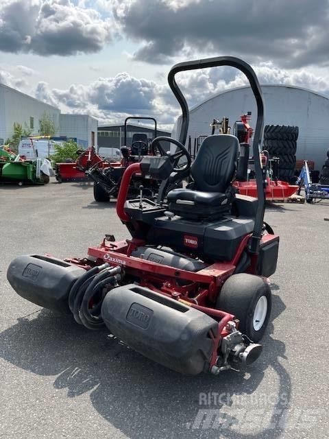 Toro 3250D Greens mowers
