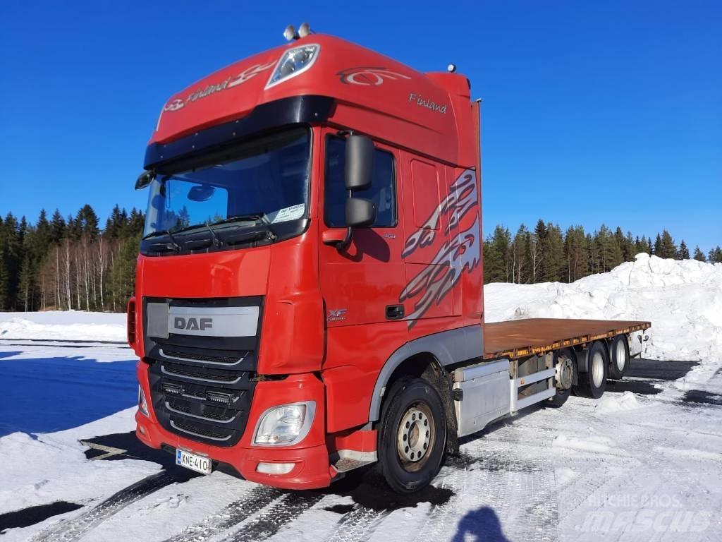 DAF XF460 Camioane platforma/prelata