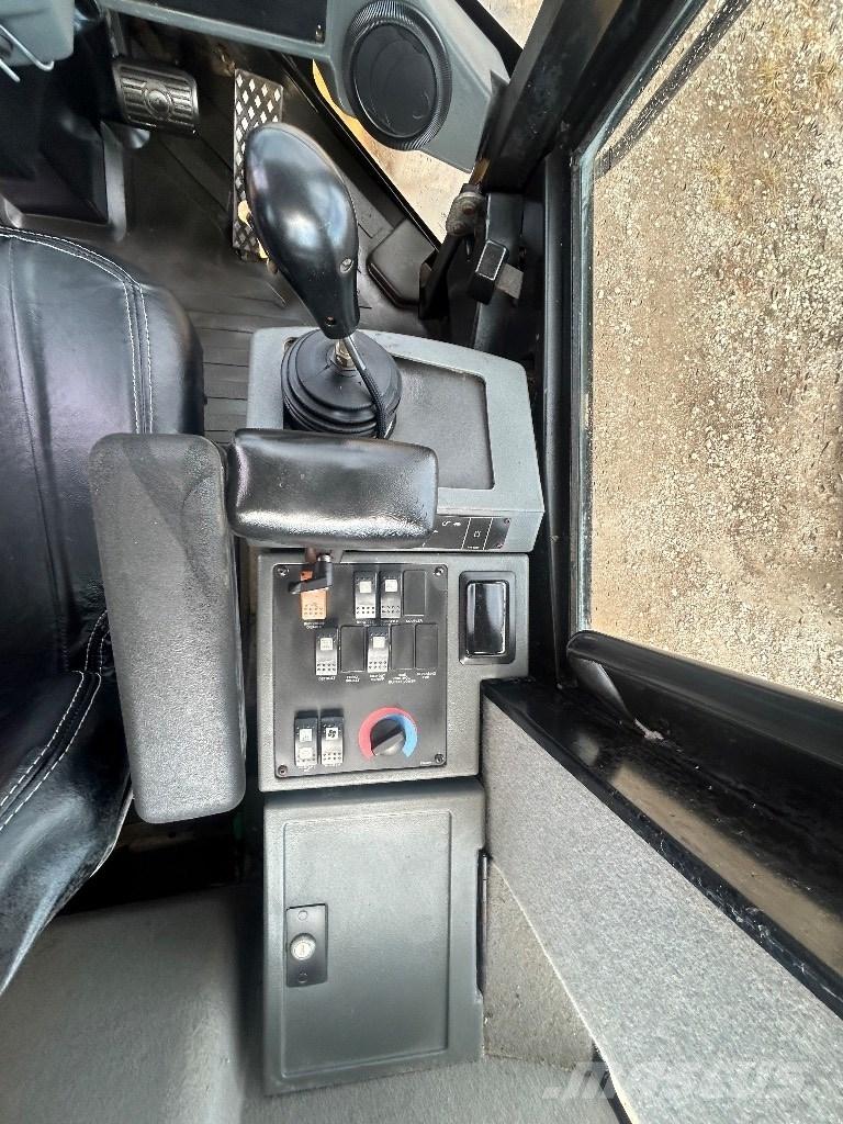 CAT 924 G Incarcator pe pneuri