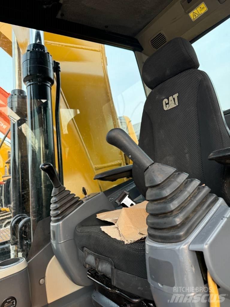 CAT 320D2 Excavatoare 7t - 12t
