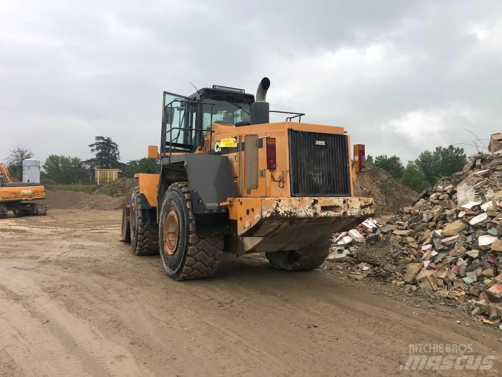 Case 921C/2 Incarcator pe pneuri