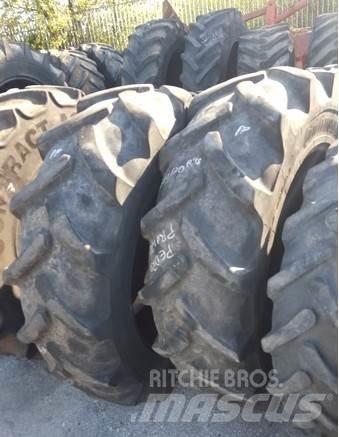  Pneus 13.6R28 Roti