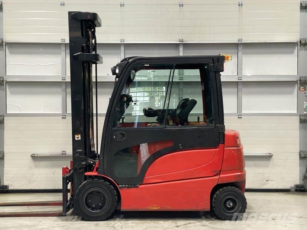 Hyster J3.0XN Stivuitor electric