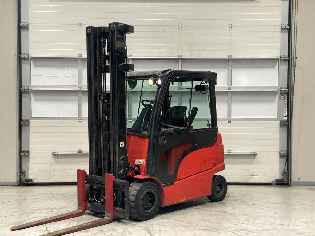 Hyster J3.0XN Stivuitor electric
