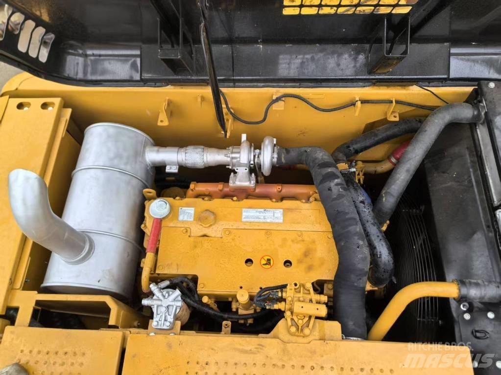 CAT 320D2 Excavatoare 7t - 12t
