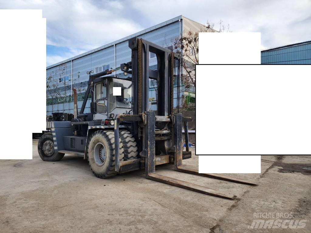 Kalmar DCE 330-12 Stivuitor diesel