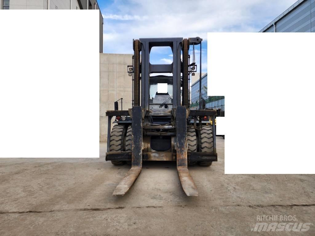 Kalmar DCE 330-12 Stivuitor diesel