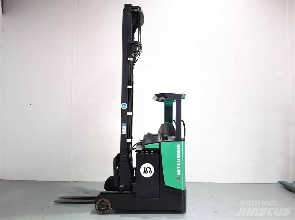 Mitsubishi RB16NH Stivuitor cu catarg retractabil