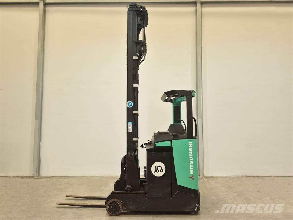 Mitsubishi RB16NH Stivuitor cu catarg retractabil