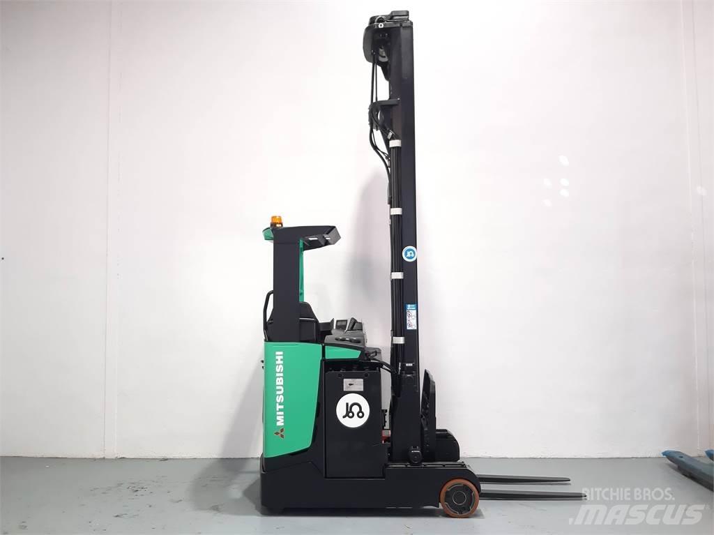 Mitsubishi RB16NH Stivuitor cu catarg retractabil