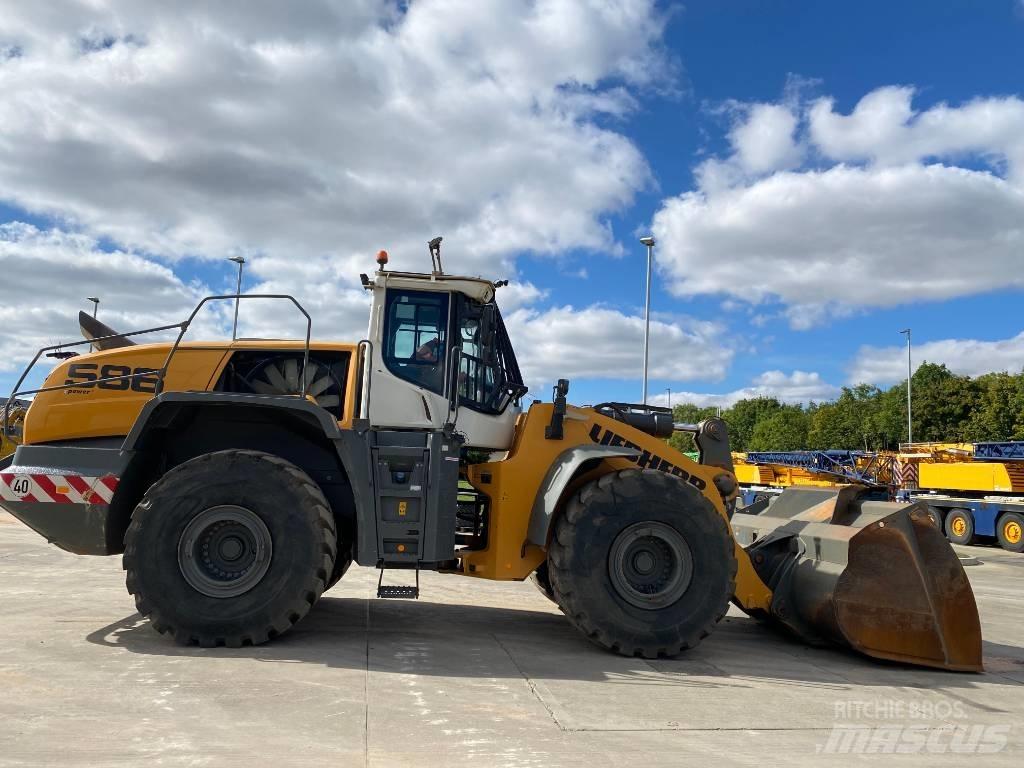 Liebherr L 586 Incarcator pe pneuri