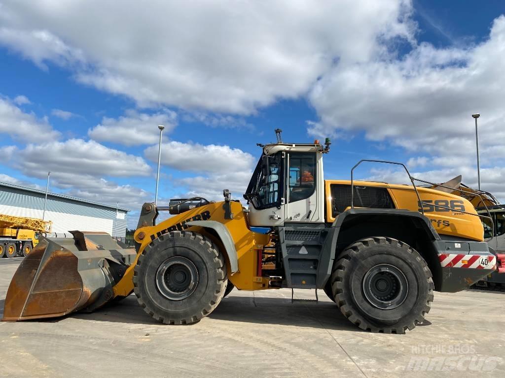 Liebherr L 586 Incarcator pe pneuri