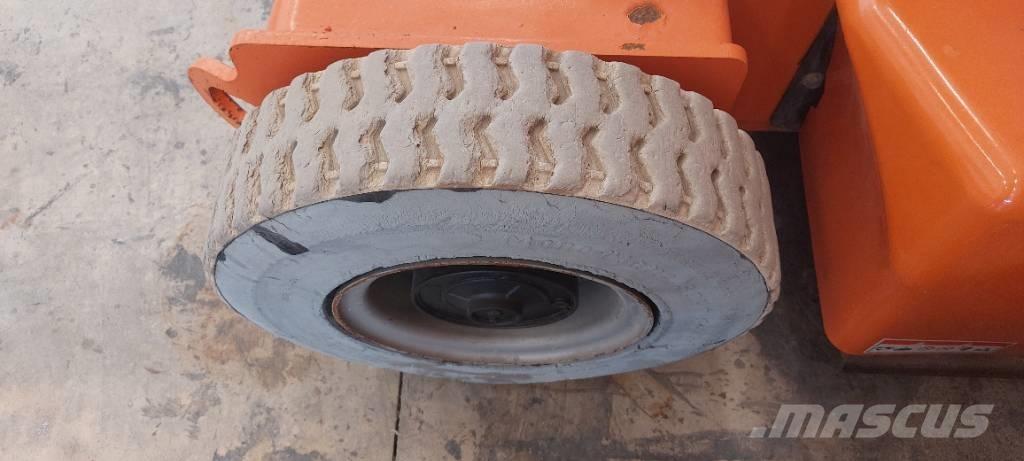 JLG E 400 AJPN Nacele cu brat articulat