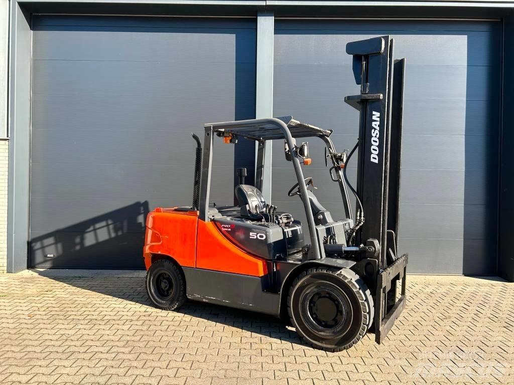 Doosan D50C-5 Stivuitor diesel