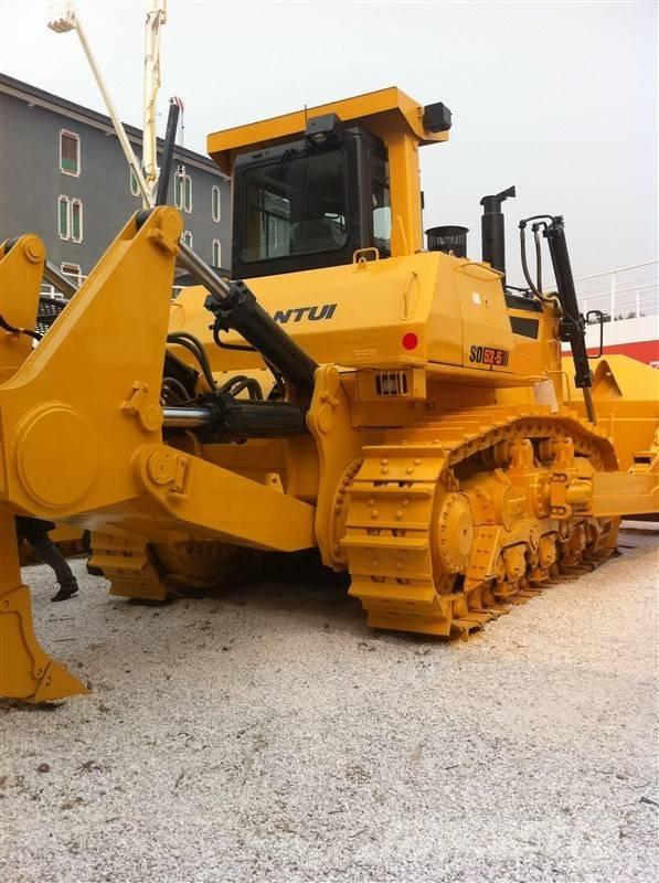 Komatsu d65ex-16 Buldozere pe senile
